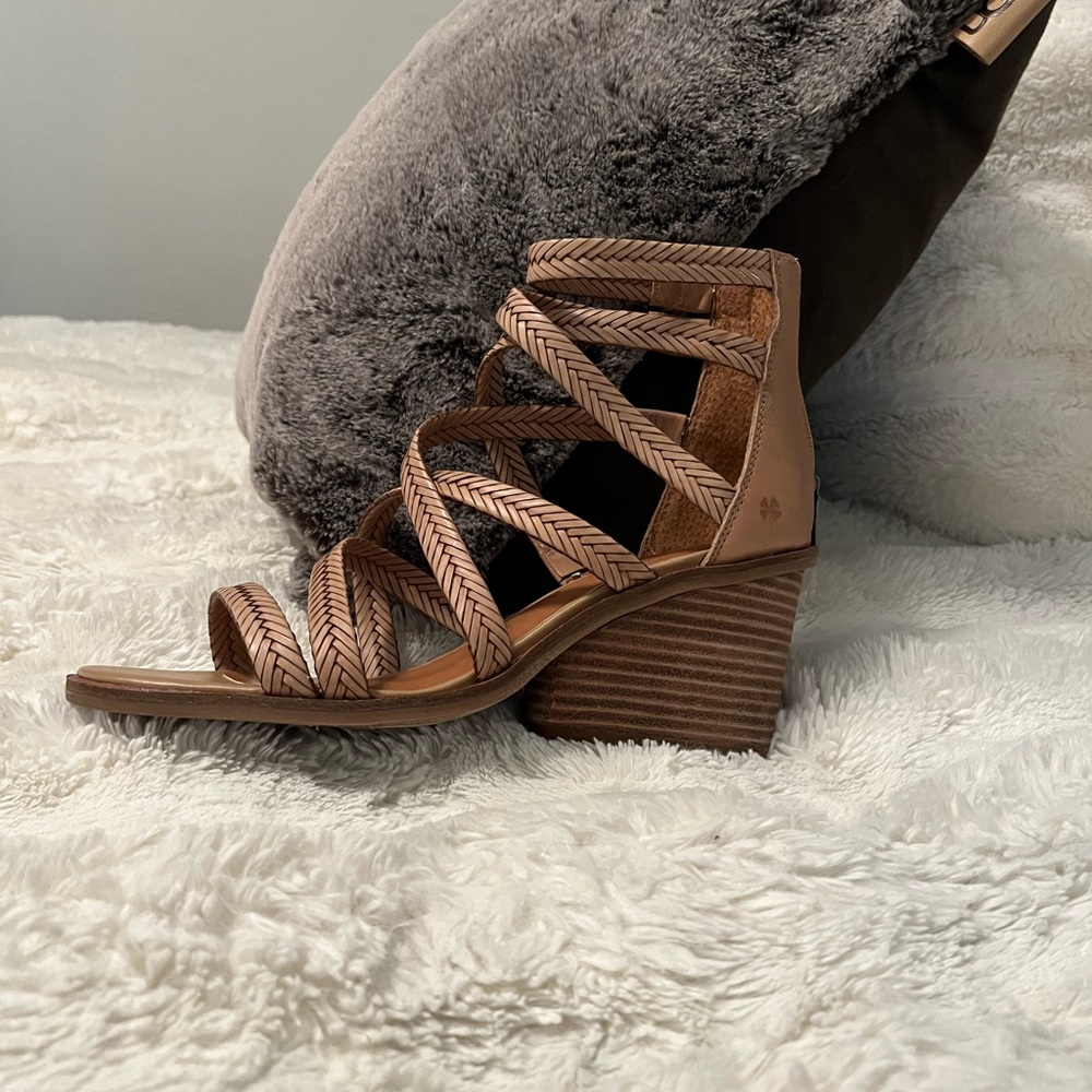Brand new. Lucky brand strapy size 9 leather sandal.